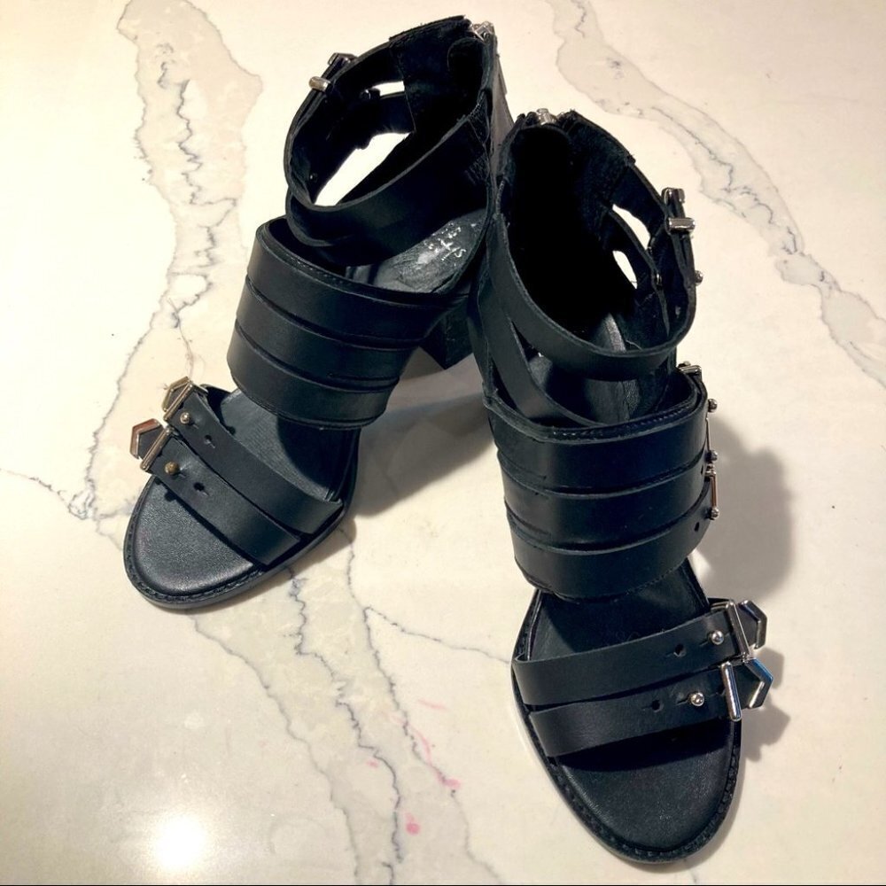 SHELLYS LONDON Sz 5 Stacked 2.5” Heel Buckle Accents Sandals